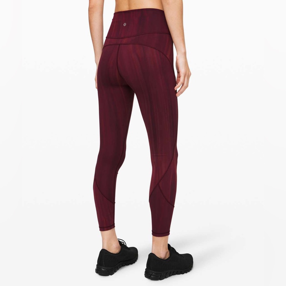 Lululemon In Movement Tight 25” Linear Spray Dye